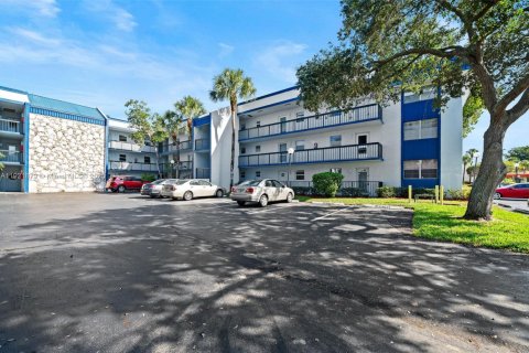 Condominio en venta en Margate, Florida, 1 dormitorio, 66.98 m2 № 1976351 - foto 8