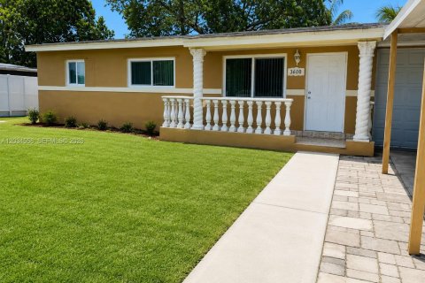 House in Miami Gardens, Florida 3 bedrooms, 173.17 sq.m. № 2086671