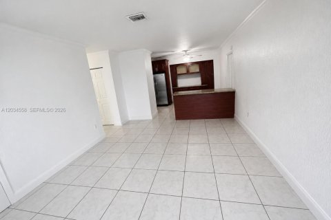 House in Miami Gardens, Florida 3 bedrooms, 173.17 sq.m. № 2086671 - photo 2