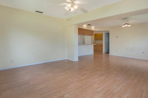 House in Pinellas Park, Florida 2 bedrooms, 120.77 sq.m. № 1793514 - photo 7