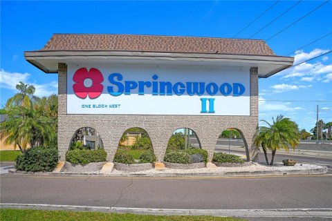 House in Pinellas Park, Florida 2 bedrooms, 120.77 sq.m. № 1793514 - photo 15