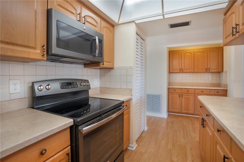House in Pinellas Park, Florida 2 bedrooms, 120.77 sq.m. № 1793514 - photo 9