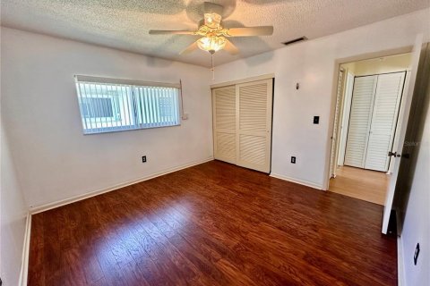 House in Pinellas Park, Florida 2 bedrooms, 120.77 sq.m. № 1793514 - photo 6