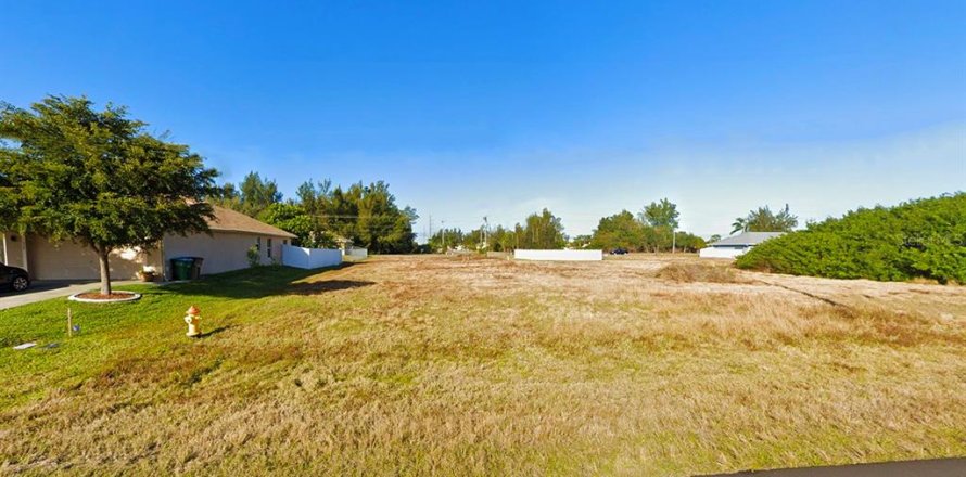 Land in Cape Coral, Florida № 1613589