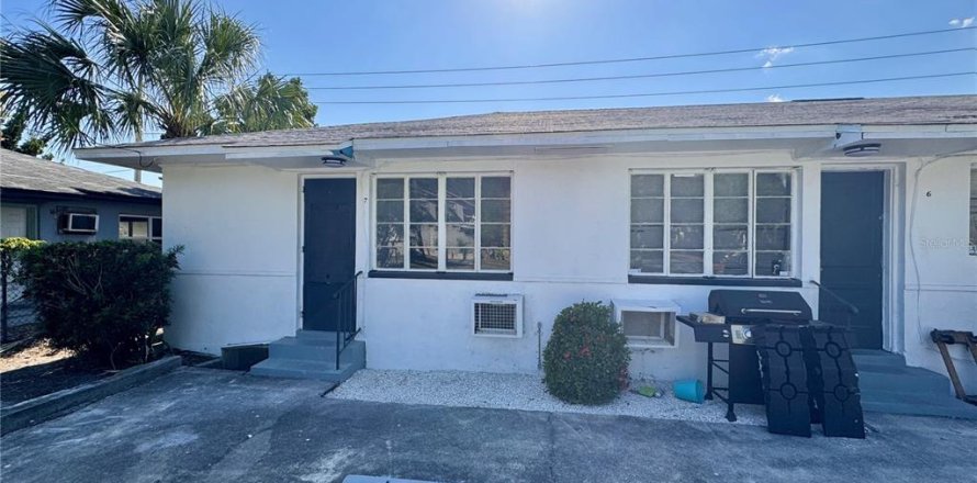 Appartement à Saint Petersburg, Floride 1 chambre, 55.74 m2 № 2388528