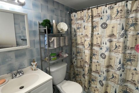 Copropriété à louer à Hialeah, Floride: 2 chambres, 86.4 m2 № 2388046 - photo 11