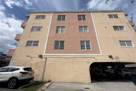 Copropriété à louer à Hialeah, Floride: 2 chambres, 86.4 m2 № 2388046 - photo 3