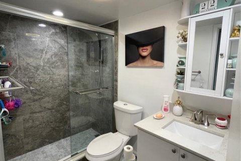Copropriété à louer à Hialeah, Floride: 2 chambres, 86.4 m2 № 2388046 - photo 10