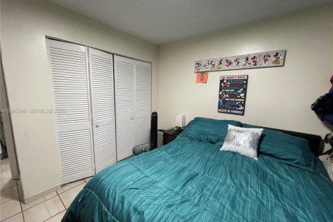Copropriété à louer à Hialeah, Floride: 2 chambres, 86.4 m2 № 2388046 - photo 13