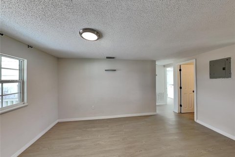 Villa ou maison à louer à Winter Garden, Floride: 2 chambres, 75.81 m2 № 2349695 - photo 3