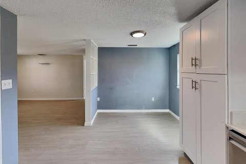 Villa ou maison à louer à Winter Garden, Floride: 2 chambres, 75.81 m2 № 2349695 - photo 6