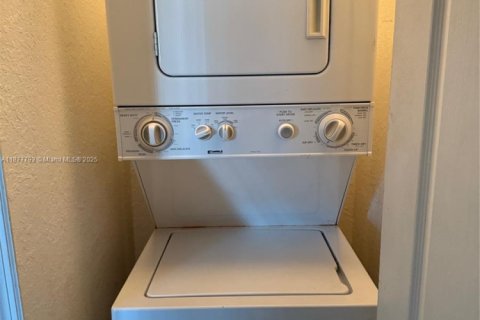 Купить кондоминиум в Хомстед, Флорида 2 спальни, 84.91м2, № 2079215 - фото 11