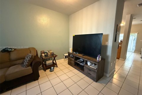 Купить кондоминиум в Хомстед, Флорида 2 спальни, 84.91м2, № 2079215 - фото 13