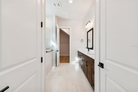 House in Tampa, Florida 5 bedrooms, 323.21 sq.m. № 2108038 - photo 25