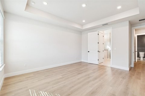 House in Tampa, Florida 5 bedrooms, 323.21 sq.m. № 2108038 - photo 24