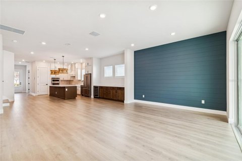 House in Tampa, Florida 5 bedrooms, 323.21 sq.m. № 2108038 - photo 12