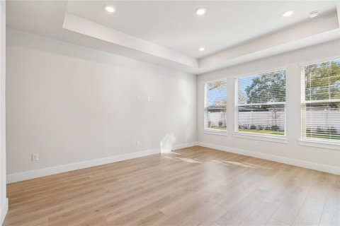 House in Tampa, Florida 5 bedrooms, 323.21 sq.m. № 2108038 - photo 23