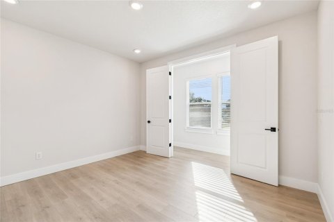 House in Tampa, Florida 5 bedrooms, 323.21 sq.m. № 2108038 - photo 20