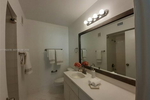 Снять в аренду таунхаус в Уэстон, Флорида 3 спальни, 134.06м2, № 2009235 - фото 15