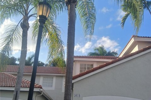 Таунхаус в Уэстон, Флорида 3 спальни, 134.06м2 № 2009235