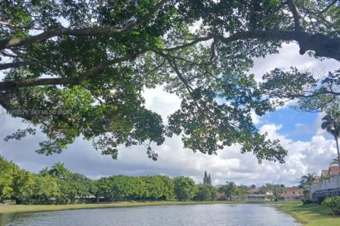 Снять в аренду таунхаус в Уэстон, Флорида 3 спальни, 134.06м2, № 2009235 - фото 24