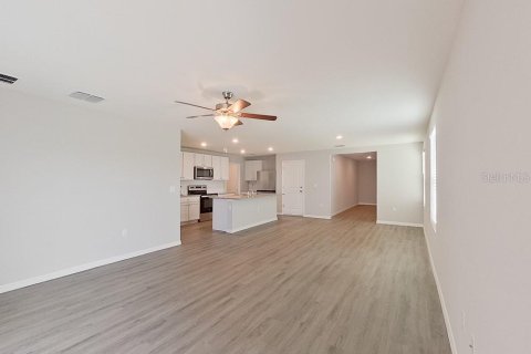 Villa ou maison à louer à Ocala, Floride: 5 chambres, 220.18 m2 № 2150528 - photo 4