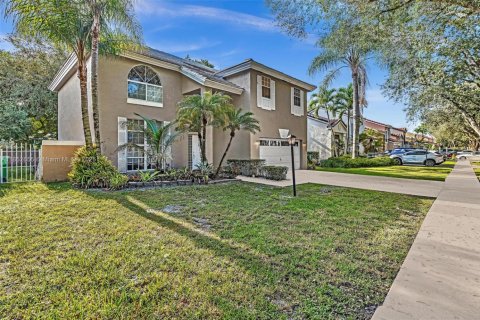 House in Cooper City, Florida 4 bedrooms, 227.61 sq.m. № 1871675 - photo 3