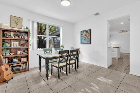 House in Cooper City, Florida 4 bedrooms, 227.61 sq.m. № 1871675 - photo 11