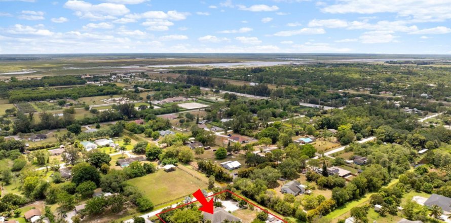 Casa en Loxahatchee Groves, Florida 4 dormitorios, 218.51 m2 № 1171113