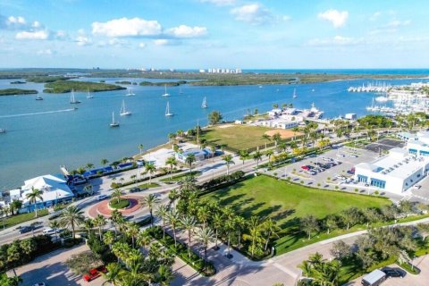 Condominio en alquiler en Fort Pierce, Florida, 2 dormitorios, 184.78 m2 № 1099990 - foto 1