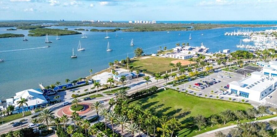 Condominio en Fort Pierce, Florida, 2 dormitorios № 1099990