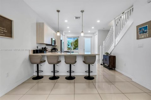 Adosado en venta en Doral, Florida, 3 dormitorios, 122.17 m2 № 2052238 - foto 11