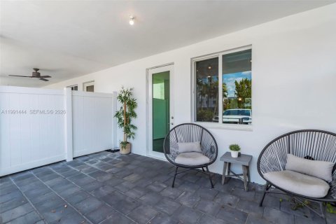 Adosado en venta en Doral, Florida, 3 dormitorios, 122.17 m2 № 2052238 - foto 26