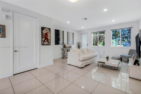 Adosado en venta en Doral, Florida, 3 dormitorios, 122.17 m2 № 2052238 - foto 5