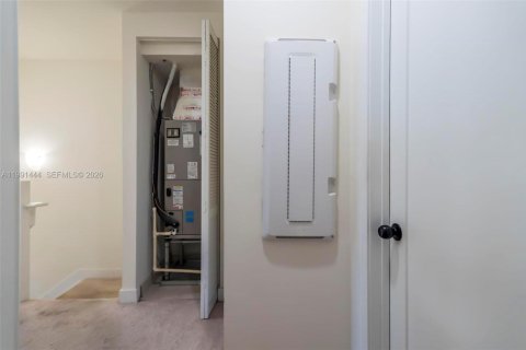 Adosado en venta en Doral, Florida, 3 dormitorios, 122.17 m2 № 2052238 - foto 24