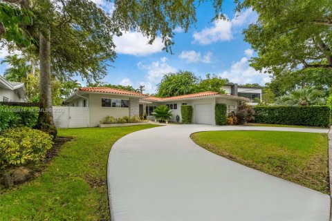 House in Miami, Florida 3 bedrooms, 222.22 sq.m. № 1997605 - photo 2