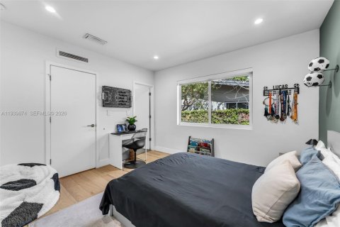 House in Miami, Florida 3 bedrooms, 222.22 sq.m. № 1997605 - photo 22