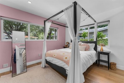 House in Miami, Florida 3 bedrooms, 222.22 sq.m. № 1997605 - photo 19