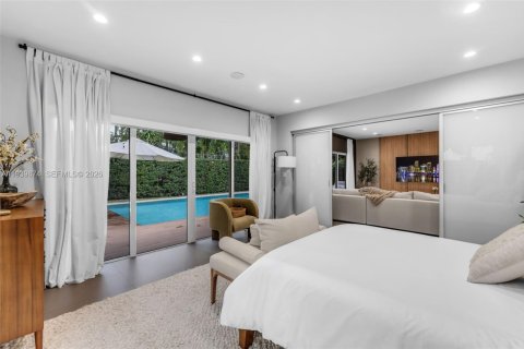 House in Miami, Florida 3 bedrooms, 222.22 sq.m. № 1997605 - photo 17