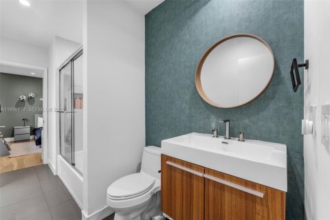 House in Miami, Florida 3 bedrooms, 222.22 sq.m. № 1997605 - photo 23