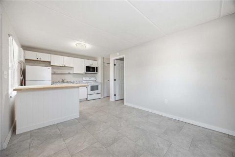 Apartment in Sebring, Florida 1 bedroom, 46.45 sq.m. № 2196873 - photo 4