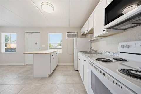 Apartment in Sebring, Florida 1 bedroom, 46.45 sq.m. № 2196873 - photo 6