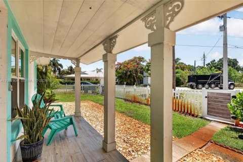 House in Stuart, Florida 4 bedrooms, 166.3 sq.m. № 2176437 - photo 13