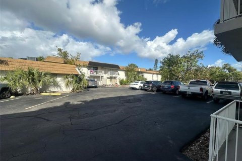 Condominio en venta en Fort Myers, Florida, 2 dormitorios, 90.86 m2 № 2148367 - foto 21
