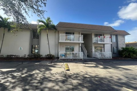 Condo in Fort Myers, Florida, 2 bedrooms № 2148367