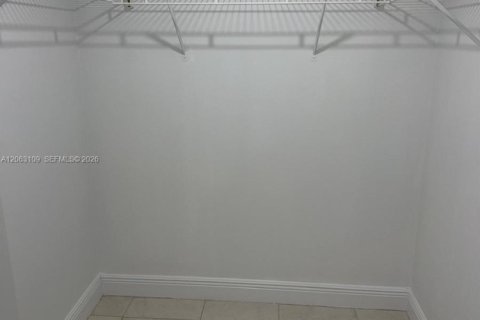 Condo in Weston, Florida, 2 bedrooms № 2265261 - photo 9