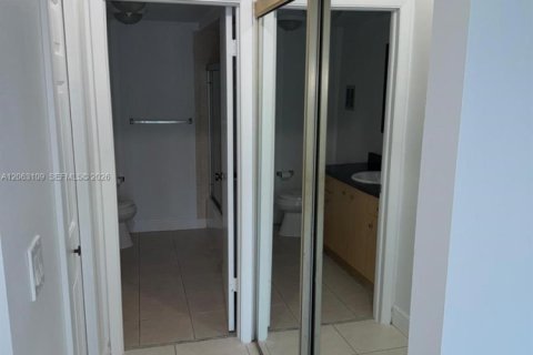 Condo in Weston, Florida, 2 bedrooms № 2265261 - photo 10