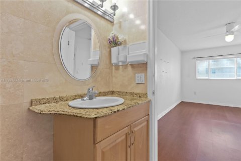 Condominio en venta en Miami, Florida, 1 dormitorio, 65.87 m2 № 1738481 - foto 23
