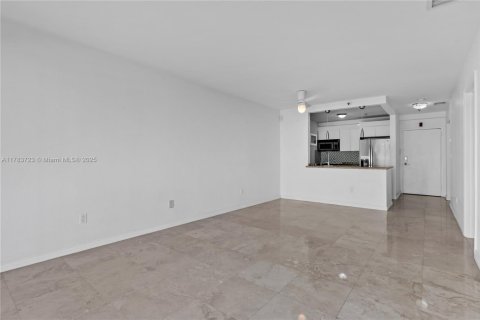 Condominio en venta en Miami, Florida, 1 dormitorio, 65.87 m2 № 1738481 - foto 15