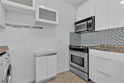 Condominio en venta en Miami, Florida, 1 dormitorio, 65.87 m2 № 1738481 - foto 12